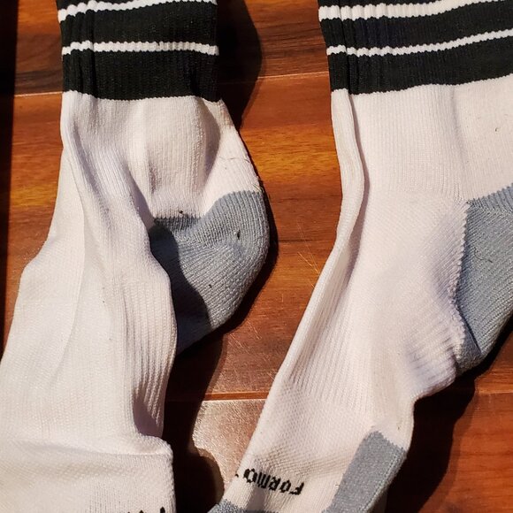 LOT 6 Pairs of Men's Soccer Socks - New and Used - Nike / Addidas / Pear Sox - L - Picture 14 of 16